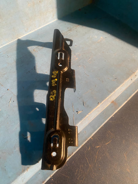 51648955672     BMW M4 2017 F82 Radiator Lower Right Bracket   8055672