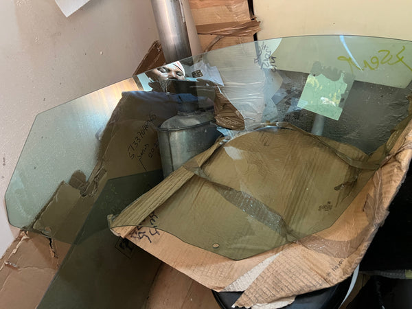 BMW 7 series 2015 F01 passenger side glass 

Bmw F02 F04 FRONT LEFT DOOR GLASS SIDE WINDOW

51337182083

7182083

bmw glass

bmw part

bmw parts

 baroness bmw

baroness the bm lady

bmw

bmw parts uk