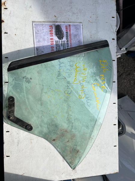 BMW E46 2004 CONVERTIBLE  passenger SIDE WINDOW GLASS