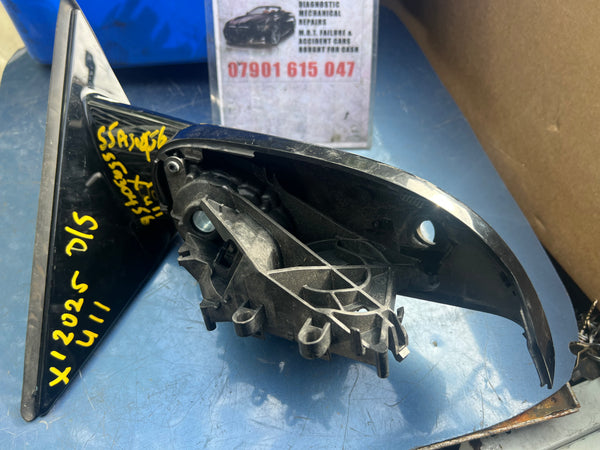 BMW X1 2025 U11 SUV FRONT DOOR RIGHT SIDE VIEW MIRROR

Bmw x1 2025 drivers side wing mirror 

S5A30456