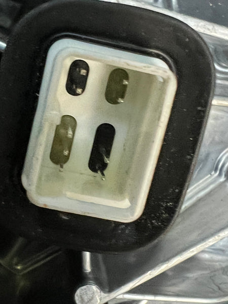 BMW X5 2019 G05  passenger side wing mirror with camera NO GLASSES.  

9 pins 

plastic under needs replacing 

observe all pictures please 

Bmw X7 2019 G07 passenger side wing mirror