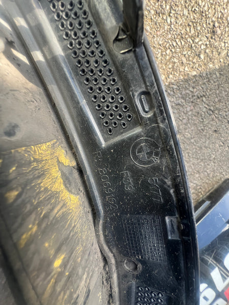 BMW X2 2021  F39 Driver side front wing moulding

5177 8069162 

8069162