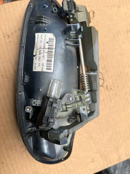 Bmw  7 series 2007 E65 driver side front exterior handle 

7159738

genuine