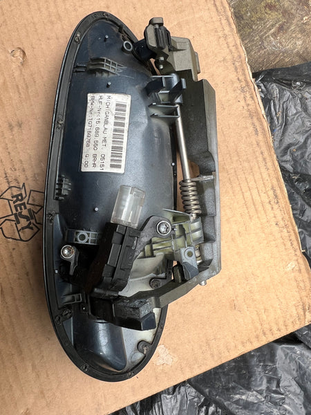 Bmw 7 series 2007 E65 Driver side rear  exterior  door handle 

7159768

genuine