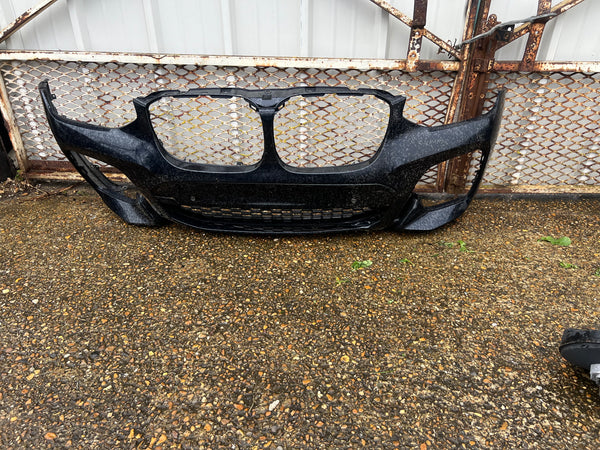 BMW X3 2020 G01 Front m-sport Bumper  Blue

needs repair

needs respray

please observe all pictures

51118089743

8089743