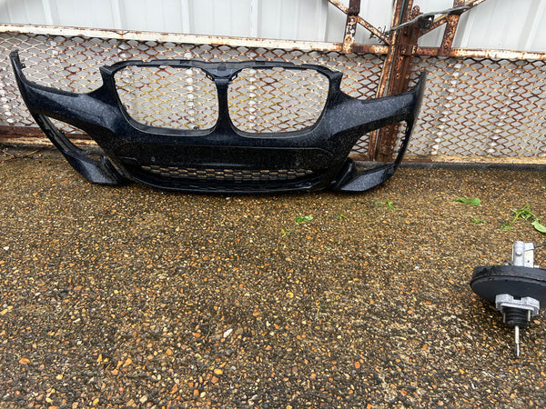BMW X3 2020 G01 Front m-sport Bumper  Blue

needs repair

needs respray

please observe all pictures

51118089743

8089743