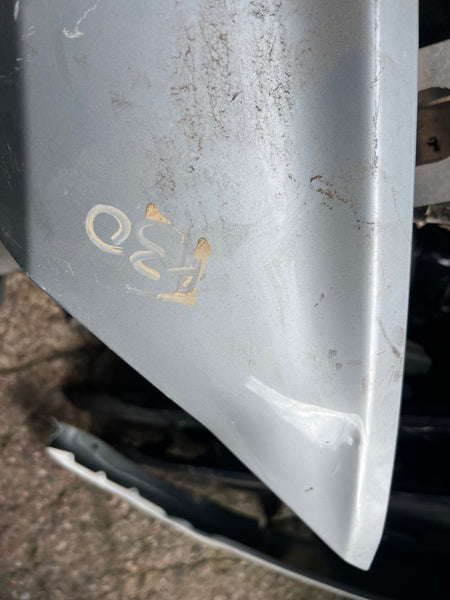 Bmw 3 series 2017 f30 driver side wing 

Needs slight repair 

please observe all pictures