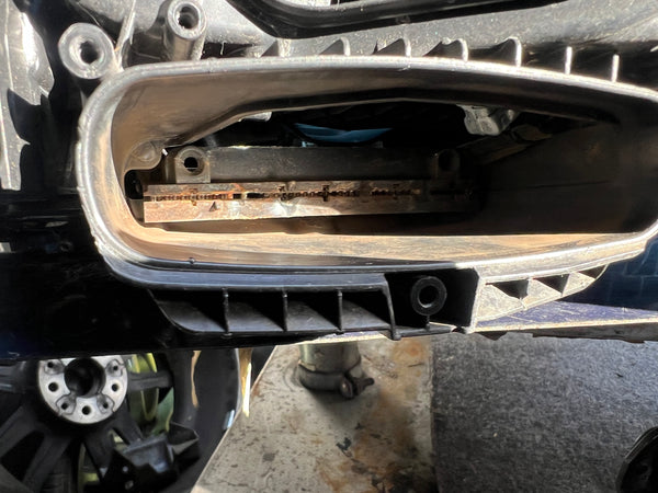 Bmw 5 series 2015  F10 driver side headlights 

This light is for spares 

module insert is not good 

glass scuffed 

please observe all pictures
