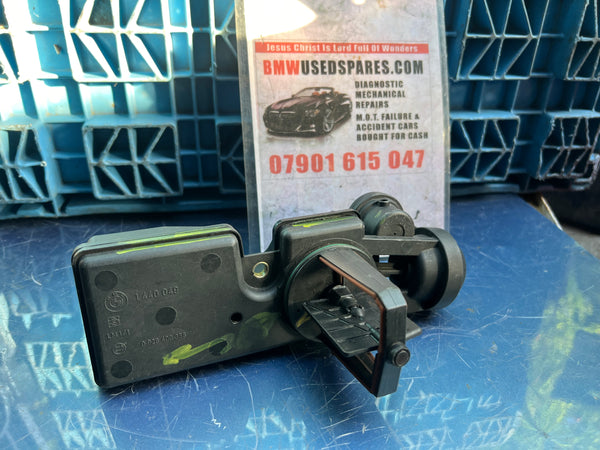 BMW 5 series 2000 E39 Petrol throttle valve

1440049 

Bmw E39 dissa valve 

Bmw E56 dissa valve