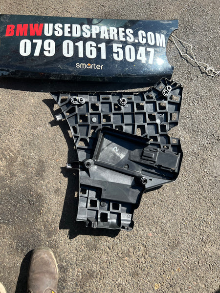 51128069904    NEW GENUINE BMW X7 G07 REAR M BUMPER BRACKET MOUNT RIGHT O/S 8069904