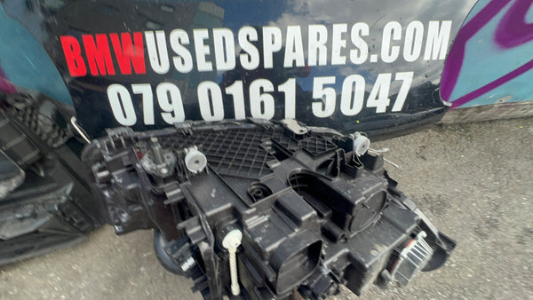 5A388D1 

Bmw 5 series 2022 passenger side Led headlight 
clip broken 
clip has been repaired 
please observe all pictures 

5A388D1-