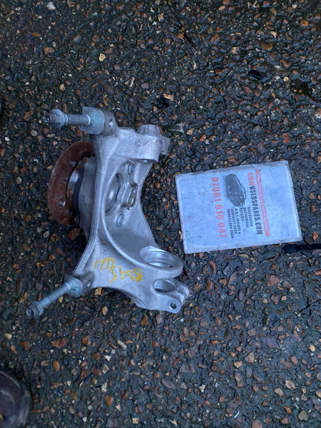BMW M4  2024 G82 3.0 COMPETITION Driver side front HUB

Bmw M4 FRONT DRIVER SIDE Hub

8095664 

Bmw m4 hub