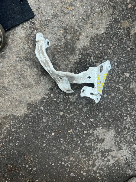 7349617
BMW 5 SERIES 2020 G30 passenger side wing Bracket

GENUINE