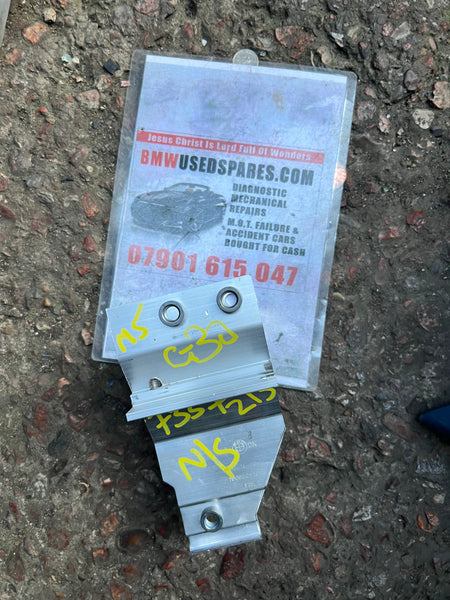 7357216 BMW 5 SERIES 2020 G30 G31 G11 G12 RADIATOR BRACKET PASSENGER    bmw g30 passenger side radiator bracket