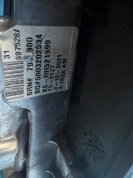 Bmw parts 

Bmw part

Bmw x7 driver side wing  mirror  
BMW X5  2021 G05 Driver side wing mirror with glass 

5 pins 

 plastic under needs replacing 

please observe all pictures