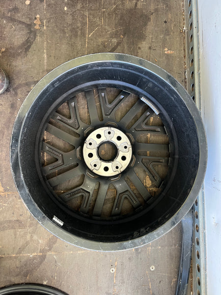 Mini Cooper S  2025  1 single 18” Night flash Spoke Alloy Wheel

7Jx18

5A3E640

mini cooper s F66 alloy wheel