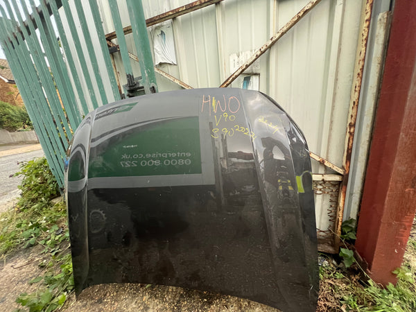 VOLVO S90 2024 BONNET

Volvo V90  2024 Bonnet 

31386635

original volvo part 

This bonnet needs slight repair 

please observe all pictures