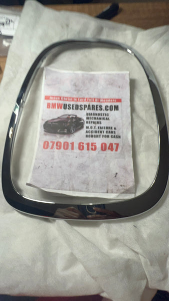 8495332   MINI F55 F56 F57 NEW GENUINE REAR TAIL LIGHT CHROME TRIM RING RIGHT O/S