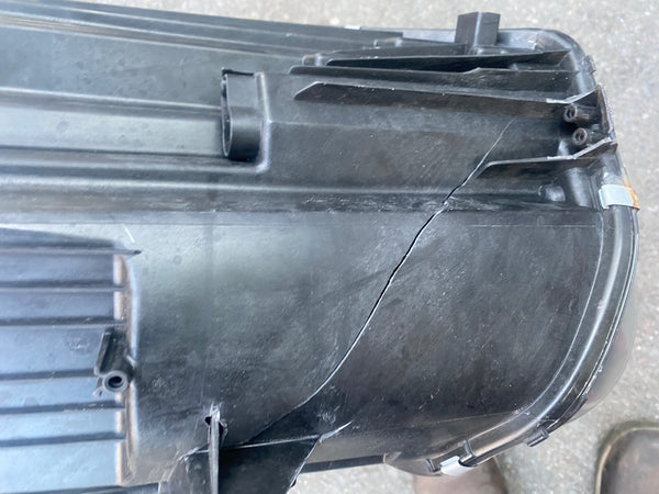 7390150 MINI COUNTRYMAN COOPER 2017 driver side headlight   7390150  mini Countyman driver side headlight,  some clips are broken   please observe all pictures