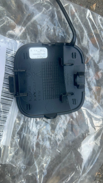 51129881582  GENUINE    BMW 1 SERIES  F40  M SPORT REAR BUMPER TOW EYE COVER  9881582  Bmw 1 series f40 rear bumper tow eye