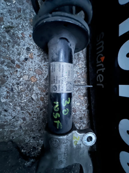 31316896041   14678612 shock absorber front left BMW 5 Series (G31) 530d Xdrive 3.0 hybrid 24  6896041     Bmw 5 series 2021 G31  front passenger side shock