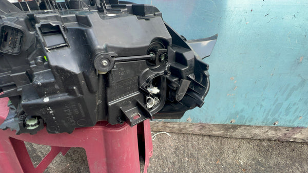 63115A1E057     BMW 1 SERIES  2022 F40 passenger side Led headlight 5A1E057