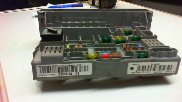 BMW  1 series E 87 power distribution fuse box front  6114 6906613