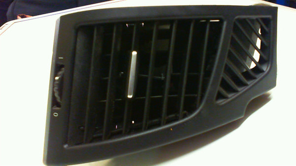 BMW 1 series E 87  2007  Air Vent Right Side 51607059188
