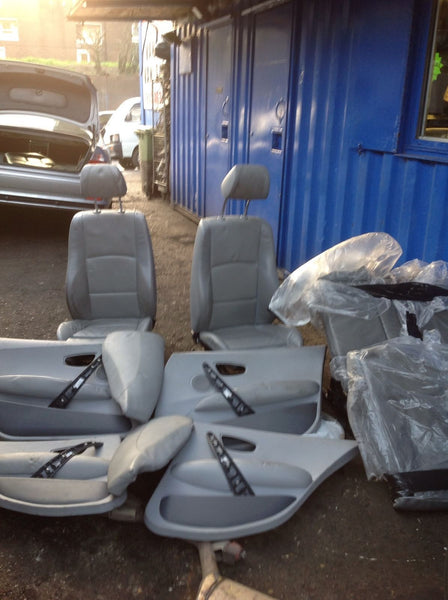 BMW 1 SERIES E87 06 SPORT LEATHER (REAR SEAT BASE MISSING)