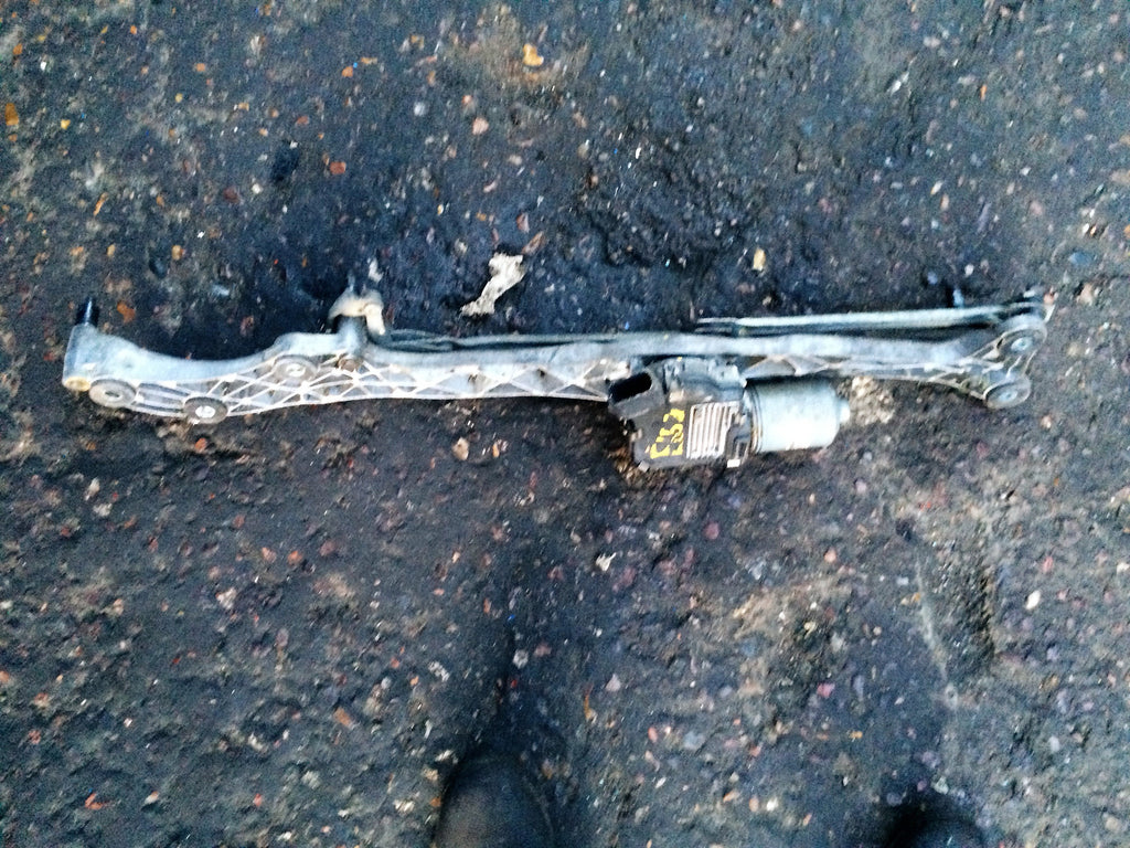 BMW 7 SERIES 2006 E65 FRONT WIPER LINKAGE WITH MOTOR