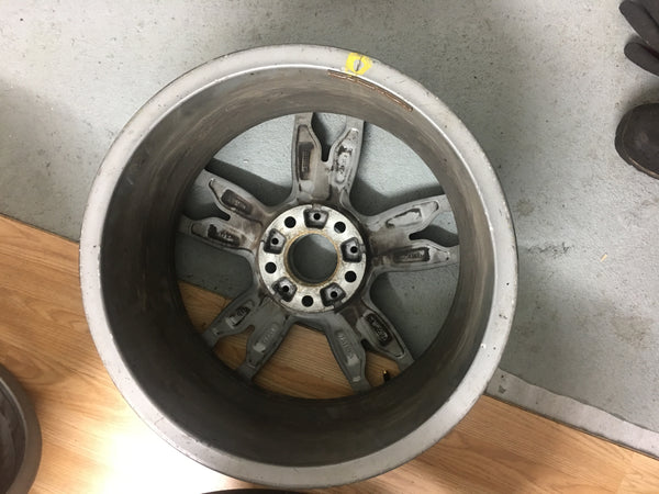 7845871 BMW 1 SERIES M135i  F20 F21 REAR ALLOY. with an air line crack needs repair