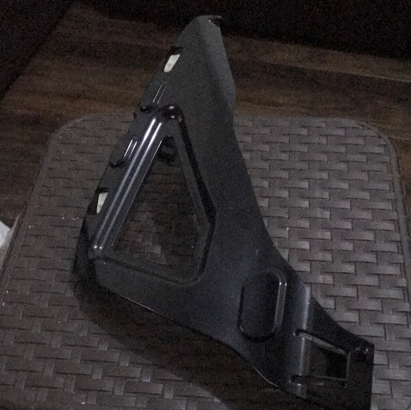 5117357201 BMW 7 g11 font bumper upper bracket @ £35.00