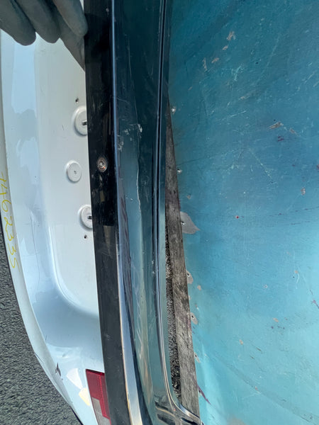 7462335  BMW i3 I01 2018 Electric Rear Bumper With PDC Sensor holes  and camera hole   7462334  125kw 2020 with the camera in the bumper