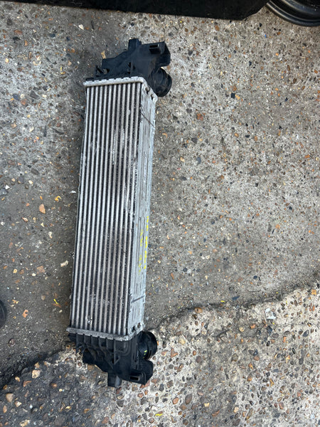 17518576509     Bmw 5 series 2022 G30 Radiator Intercooler Heat Exchanger Air  BMW 6 Series  2020 Gt 630D G32 inter cooler