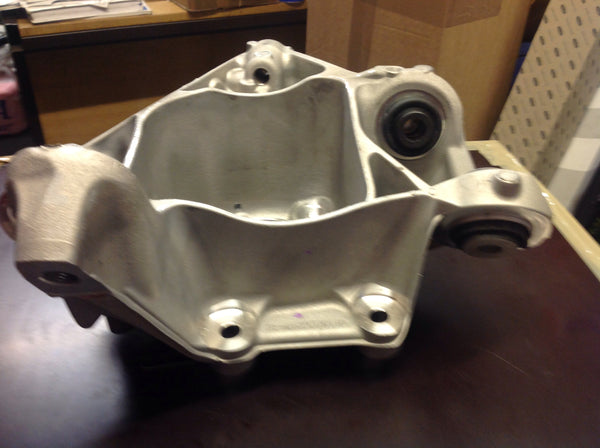 33306876652 wheel carrier right rear right X5 Go5 X50i rear axle support/ wheel suspension