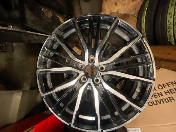 8092356     Bmw 2 series 2022  coupe   F40 F 44 19" inch  Alloy wheel    Single wheel   observe all pictures please   (no 3)