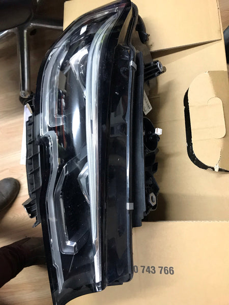 63118496158    Genuine BMW 3 Seriesh 2019 G20,G21 driver side Full LED HEADLIGHT 8496158  A89481704-08