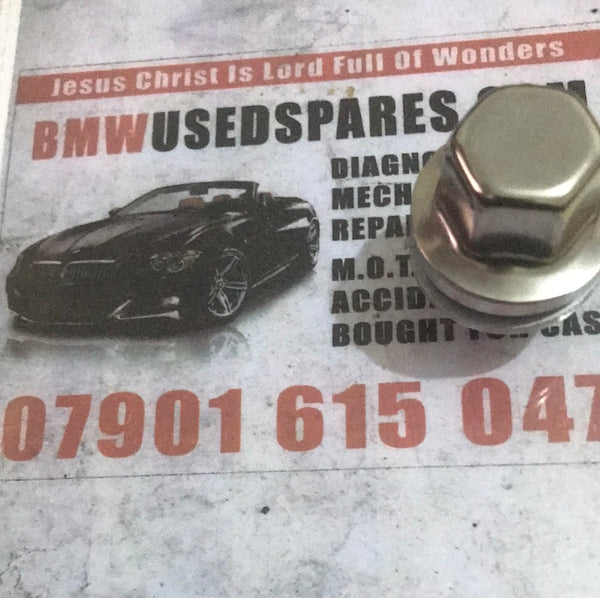 LR068126 jaguar wheel nut Land Rover