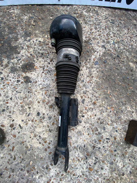 77687755302    BMW 7 Series 2018 G11 passenger side front Shock Absorber  Bmw G12 front shock   7755302.  6877553