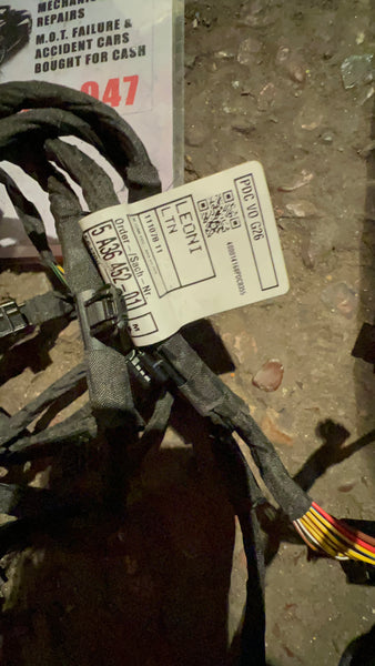 5A36452          BMW  M3 2022 G26 from bumper parking sensor wire with camera plug   61125A36452  Bmw m3 2022  front bumper parking sensor cable