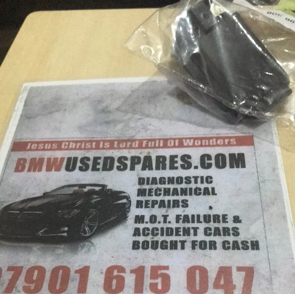 51117296308 BMW 2/3/4 series front bumper centre support mount