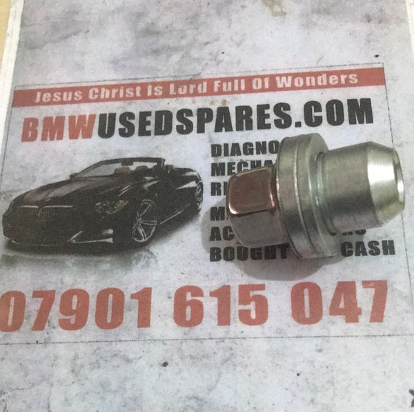 LR068126 jaguar wheel nut Land Rover