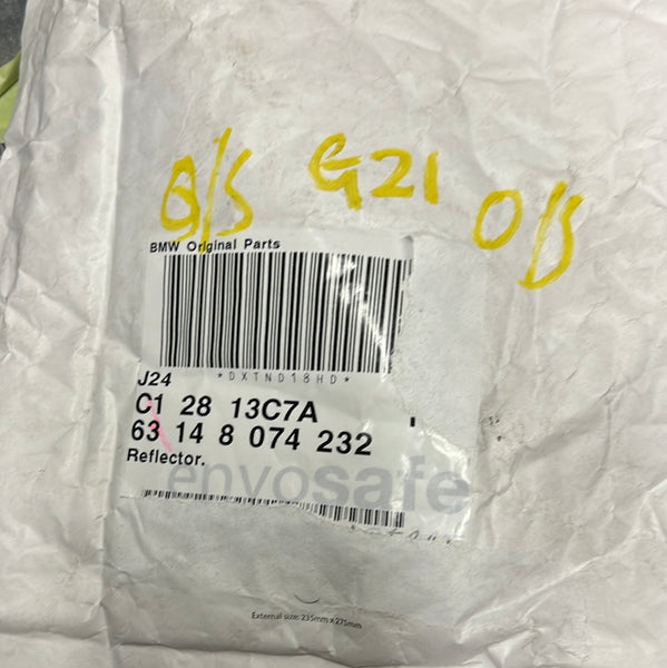 63148074232    Genuine BMW M3 G21 316d 318d 318i 320d Rear Reflector Rear Right     8074232