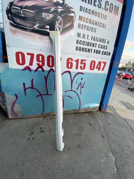 51778090417     BMW 8 SERIES  2020 840D 3.0 DIESEL XDRIVE passenger Side skirt   8090417