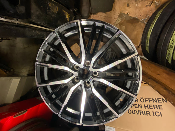 8092356     Bmw 2 series 2022  coupe   F40 F 44 19" inch  Alloy wheel    Single wheel   observe all pictures please   (no 3)