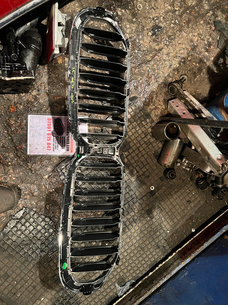 5113185178  BMW  5 series 2022 G30 G31 LCI kidney GRILLE GENUINE   185178  Bmw G30 Grille