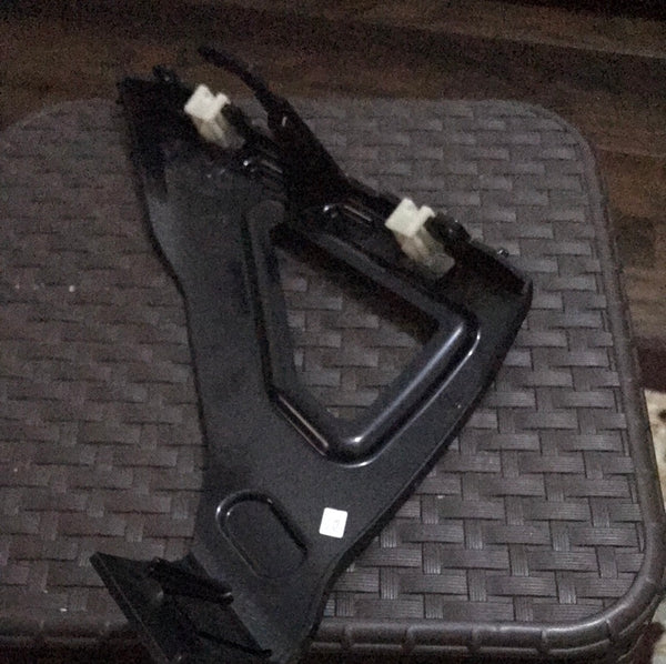 5117357201 BMW 7 g11 font bumper upper bracket @ £35.00