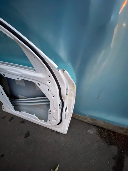 BMW X3  2020 G01 Passenger side front door  shell in white