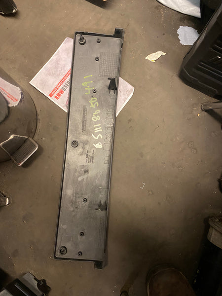 51118050491  Genuine BMW M6 F06 F12 F13 Convertible Coupe Licence Plate Base 8050491