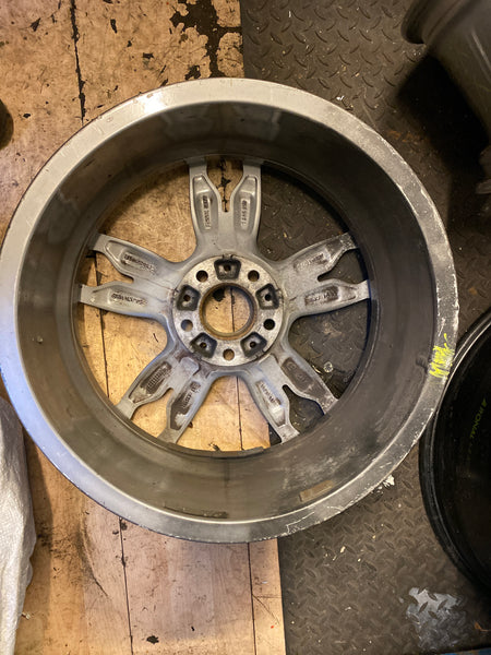 7845870      BMW 1 SERIES F20  2017 Alloywheel  F21 °F22 Single  Styling M 436 Wheel 18 437 E1 71/2JW 18  1 airline crack observe picture